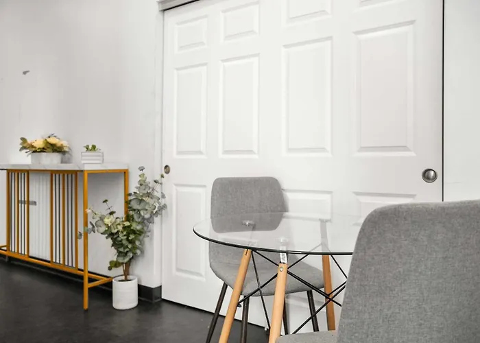 Cozysuites Modern 1br In Downtown Pitts 13 Apartment *